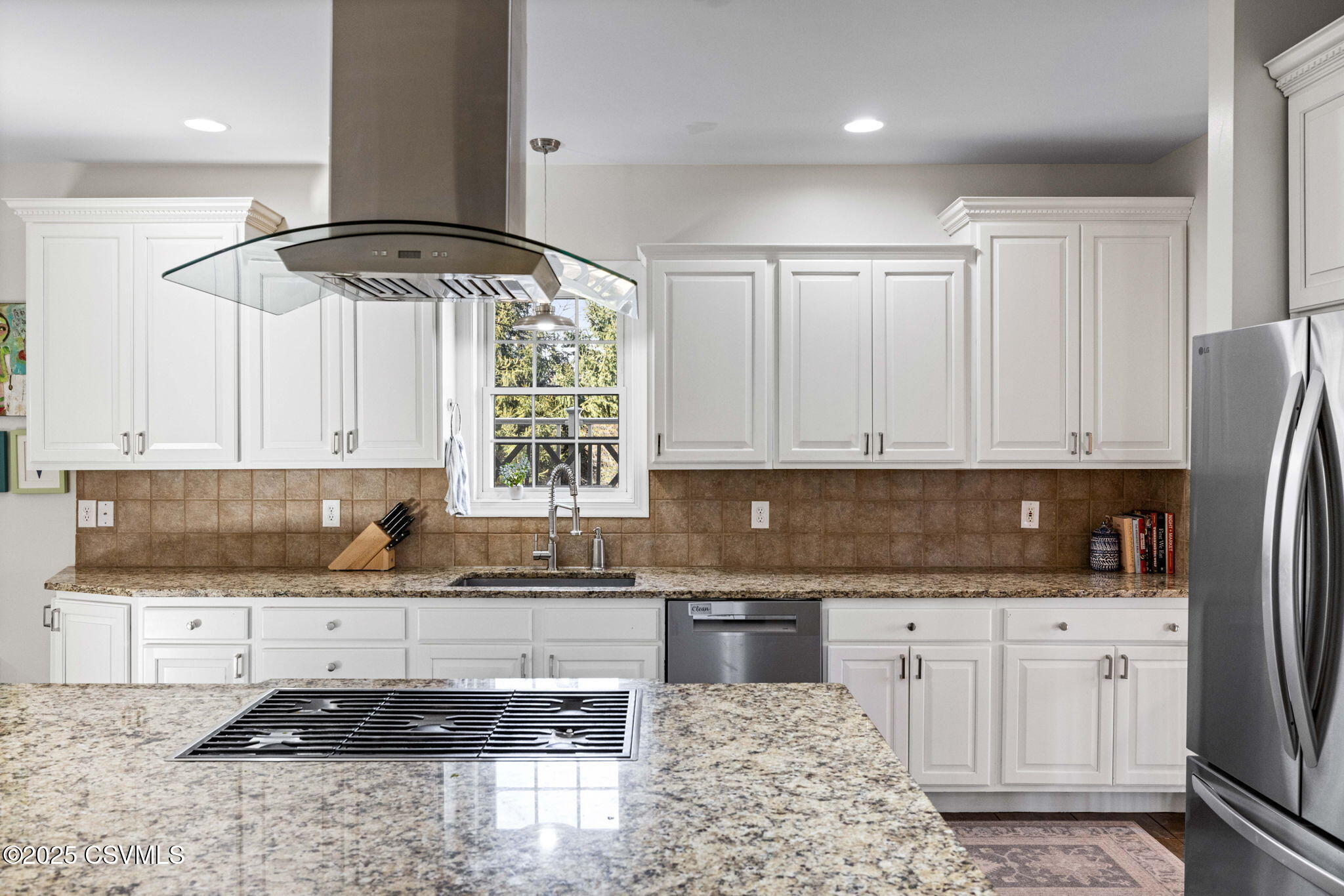 12 E OAKWOOD Drive