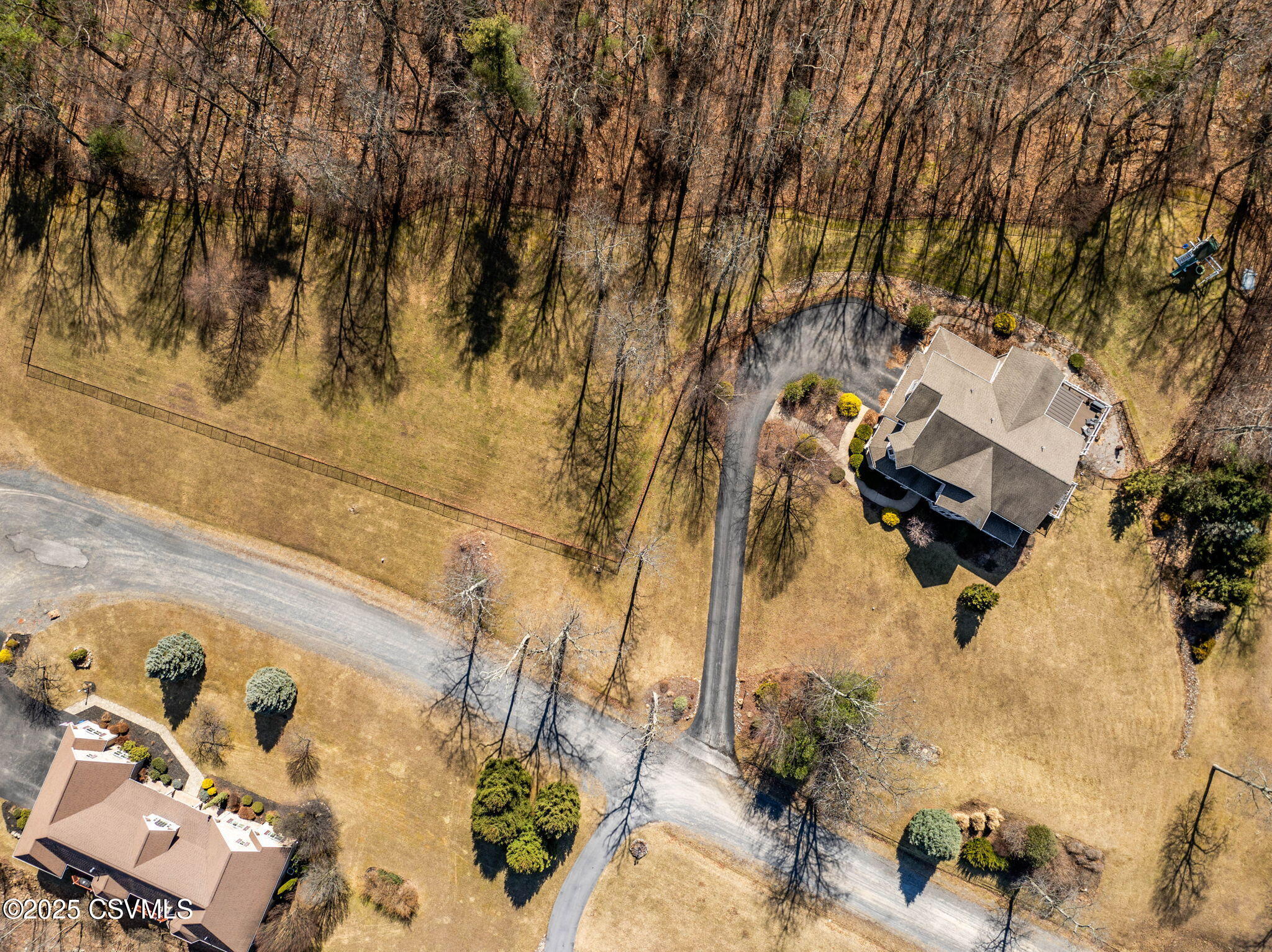 12 E OAKWOOD Drive