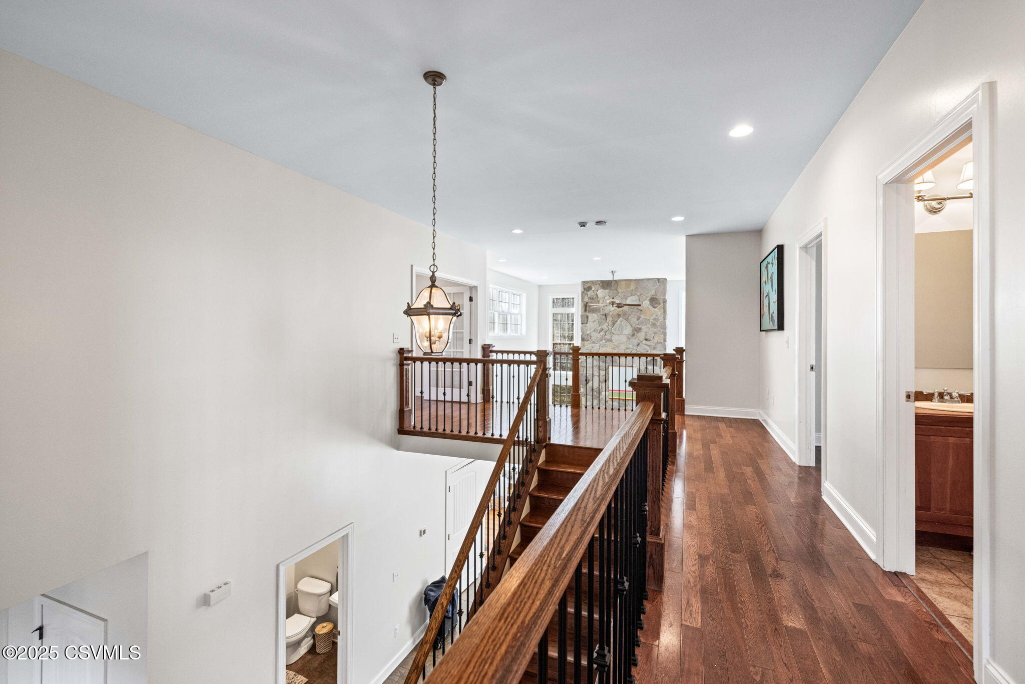 12 E OAKWOOD Drive