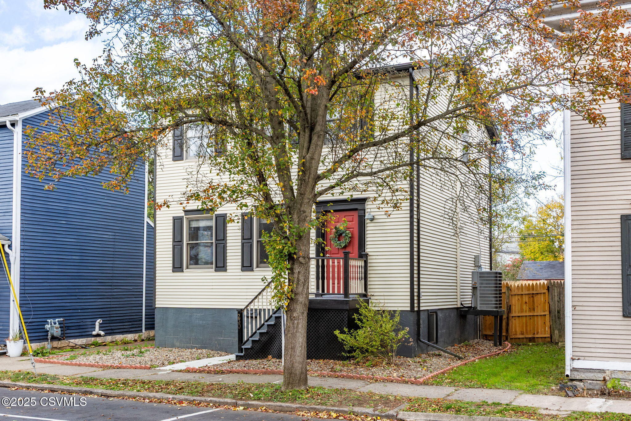 230 N 4TH Street