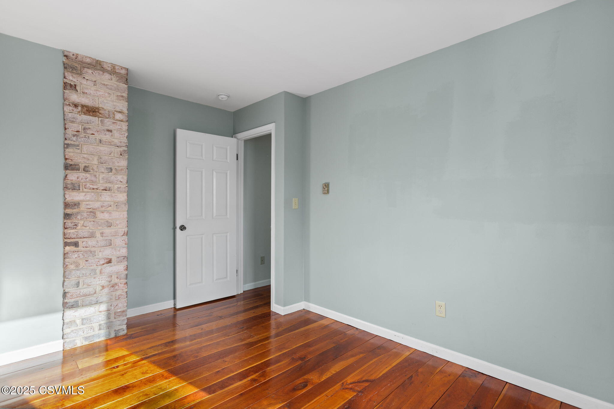 230 N 4TH Street