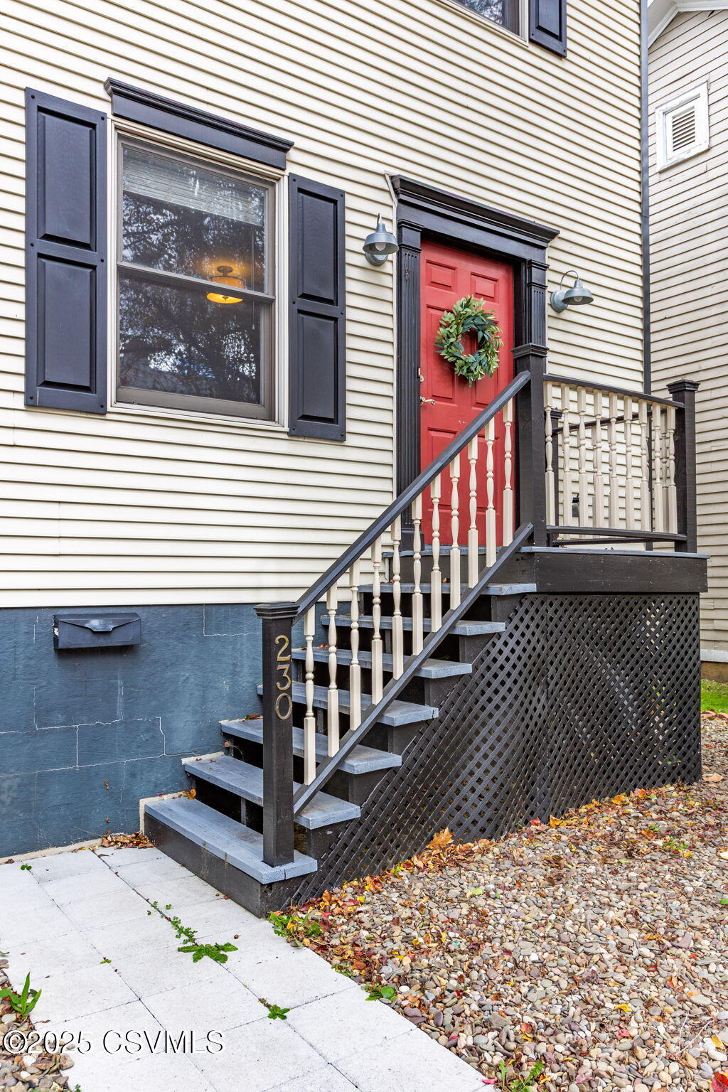230 N 4TH Street