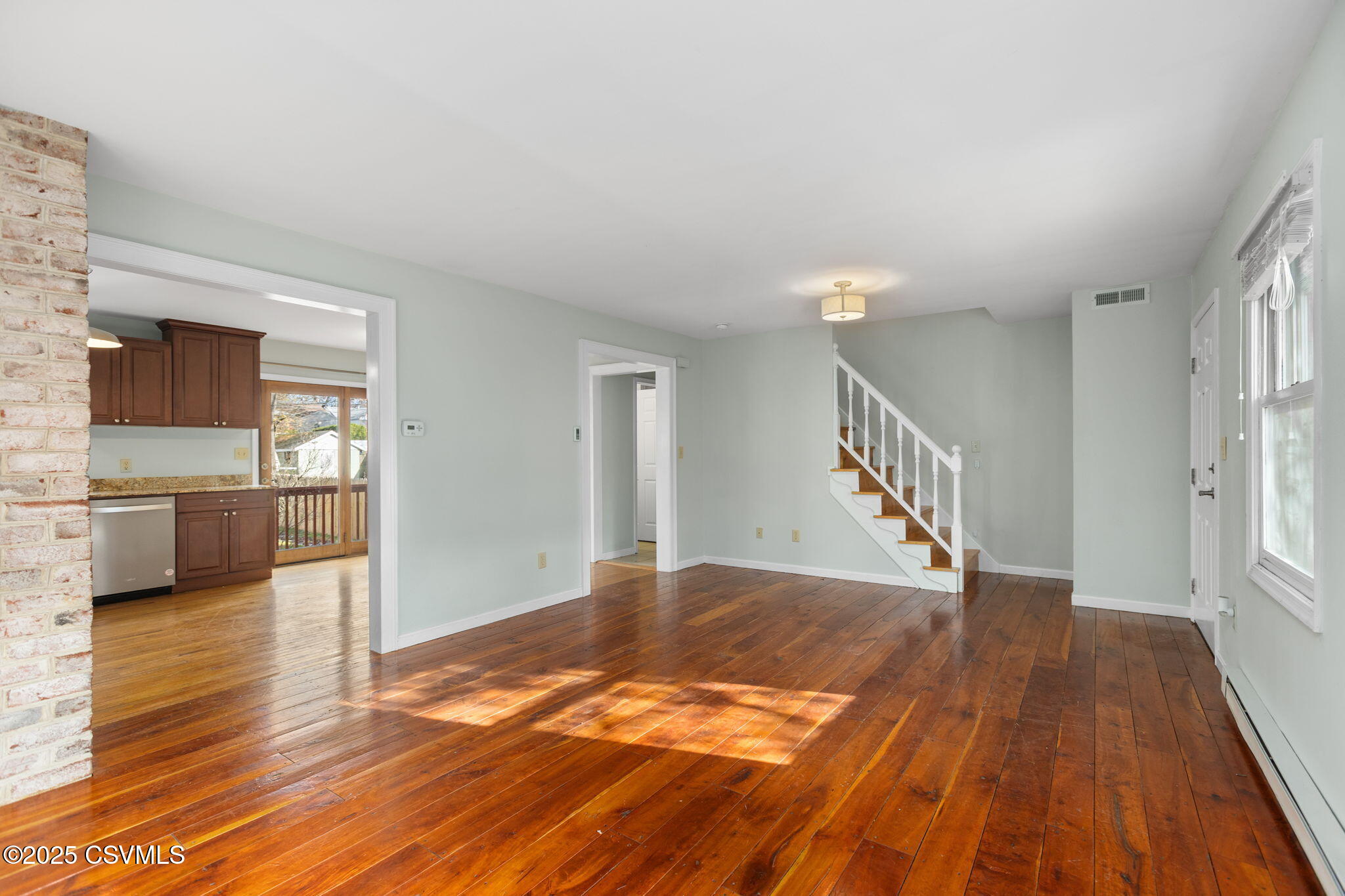230 N 4TH Street