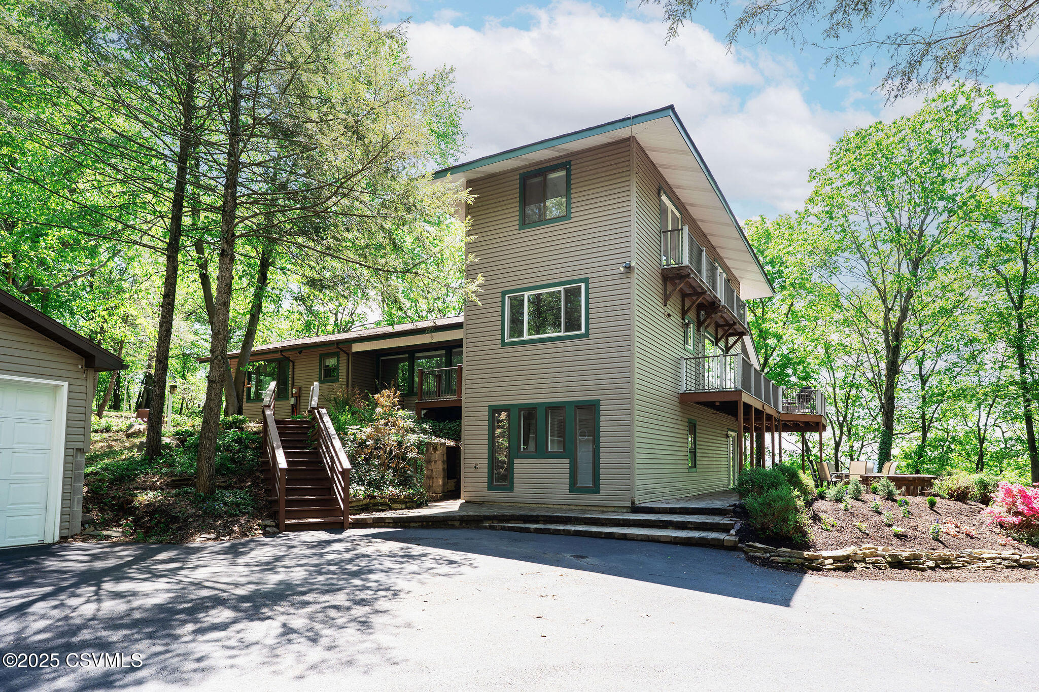 78 TRILLIUM Lane