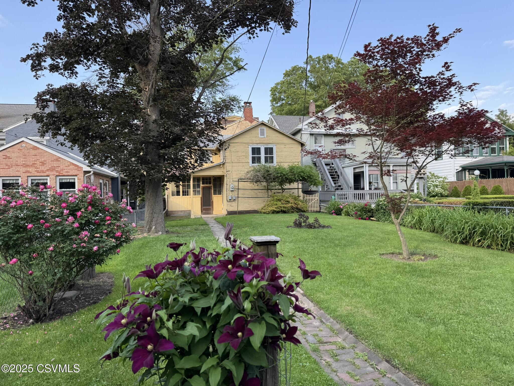 127 N 3RD Street
