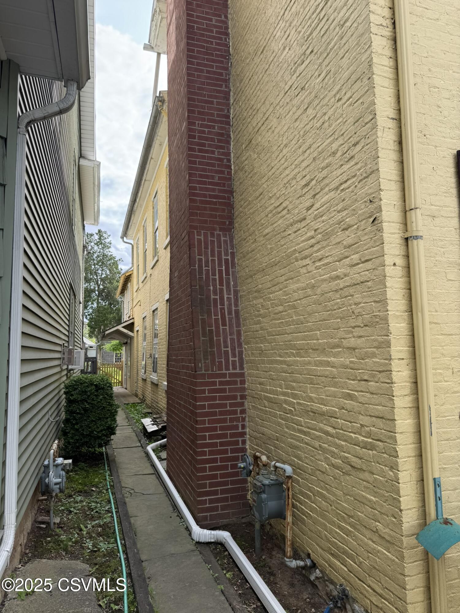 127 N 3RD Street