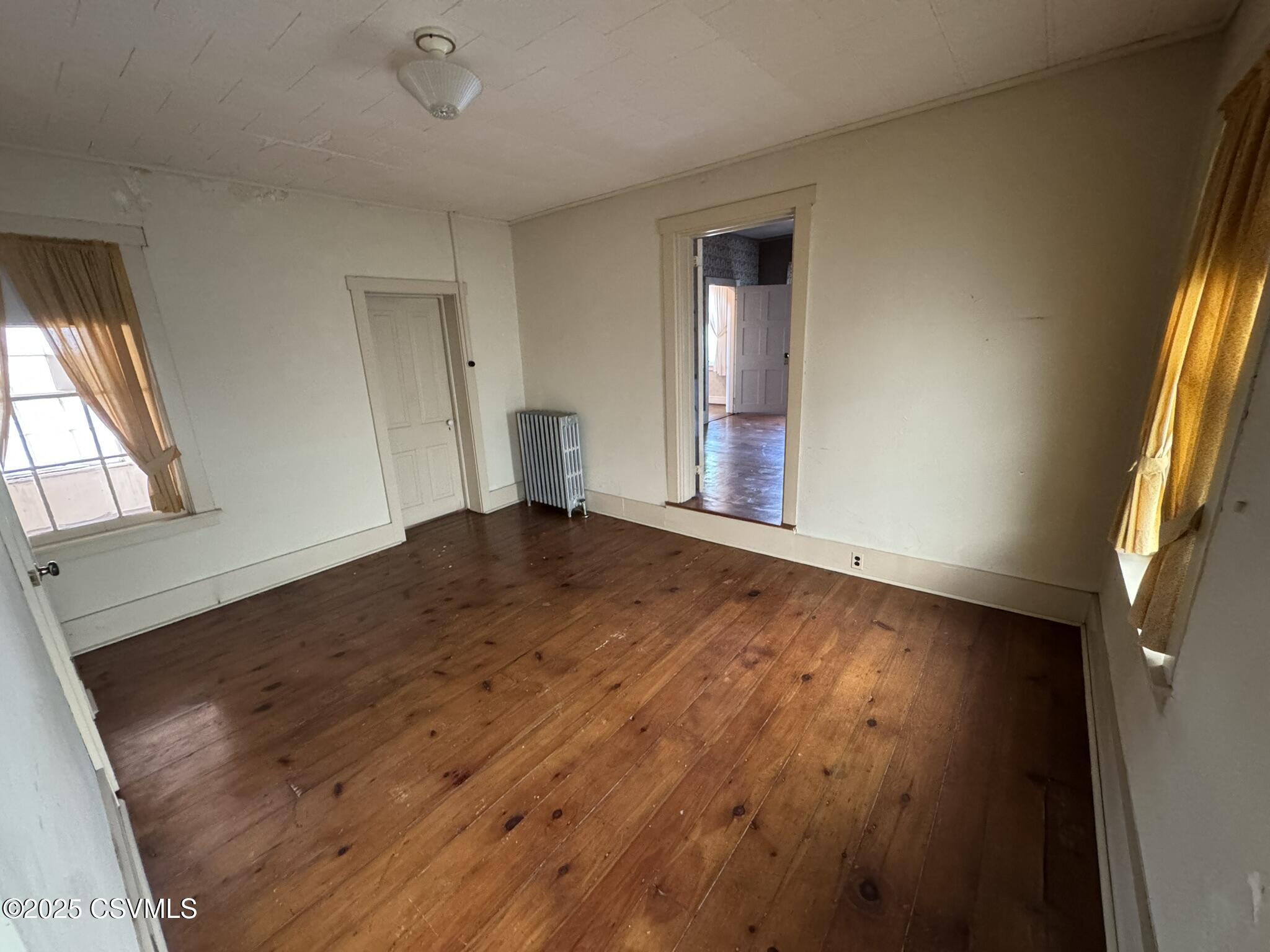 127 N 3RD Street