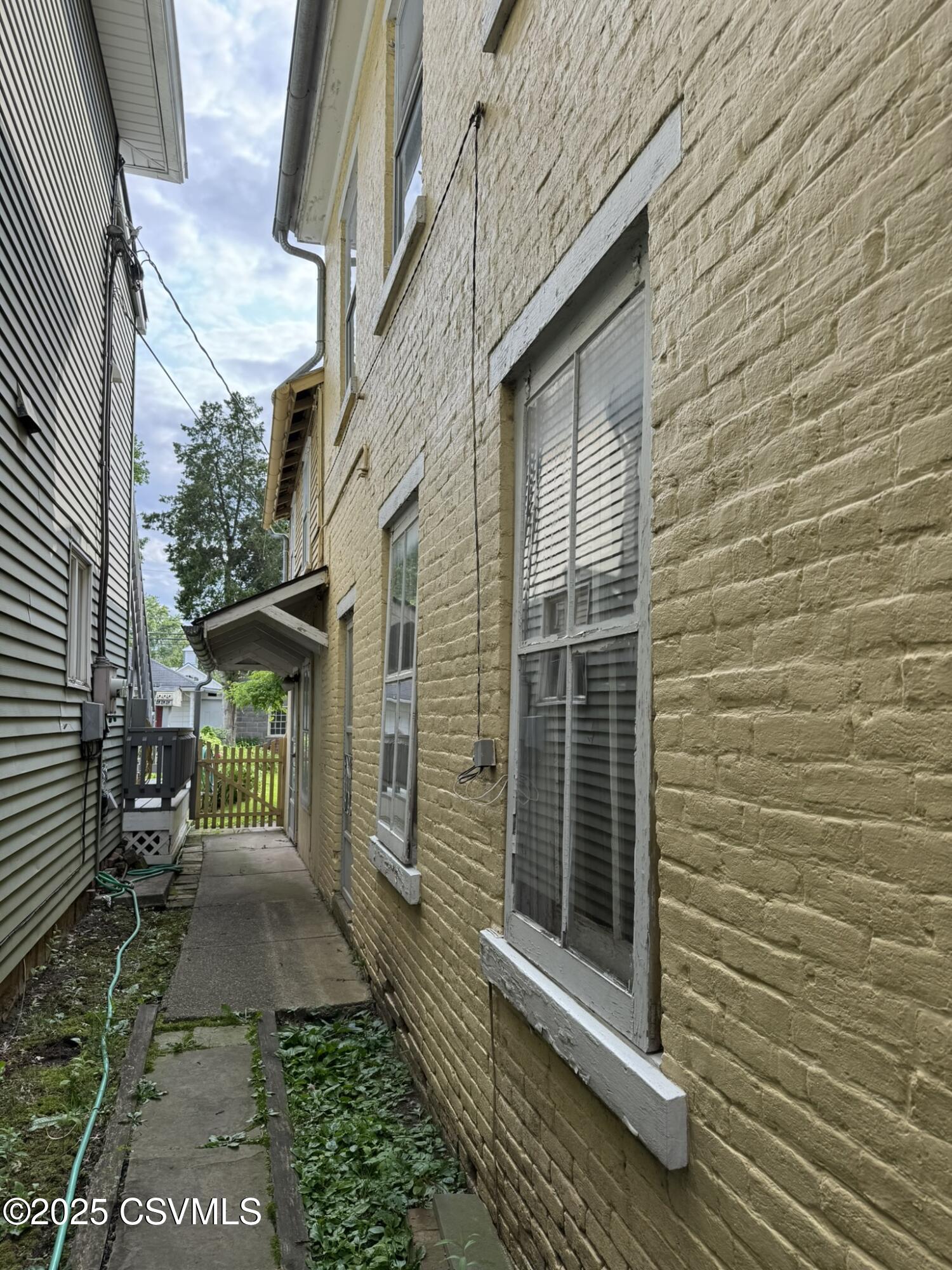 127 N 3RD Street
