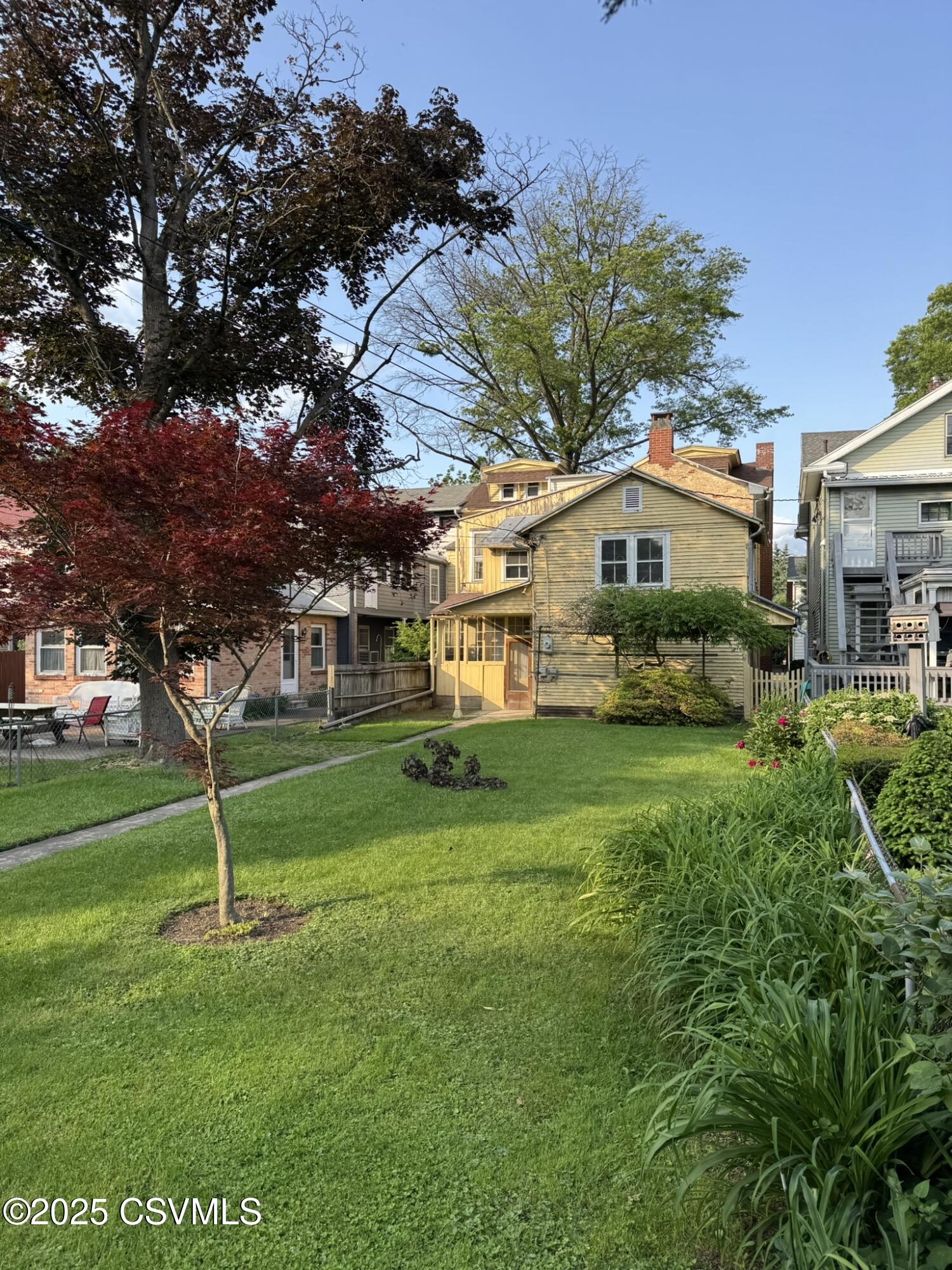 127 N 3RD Street