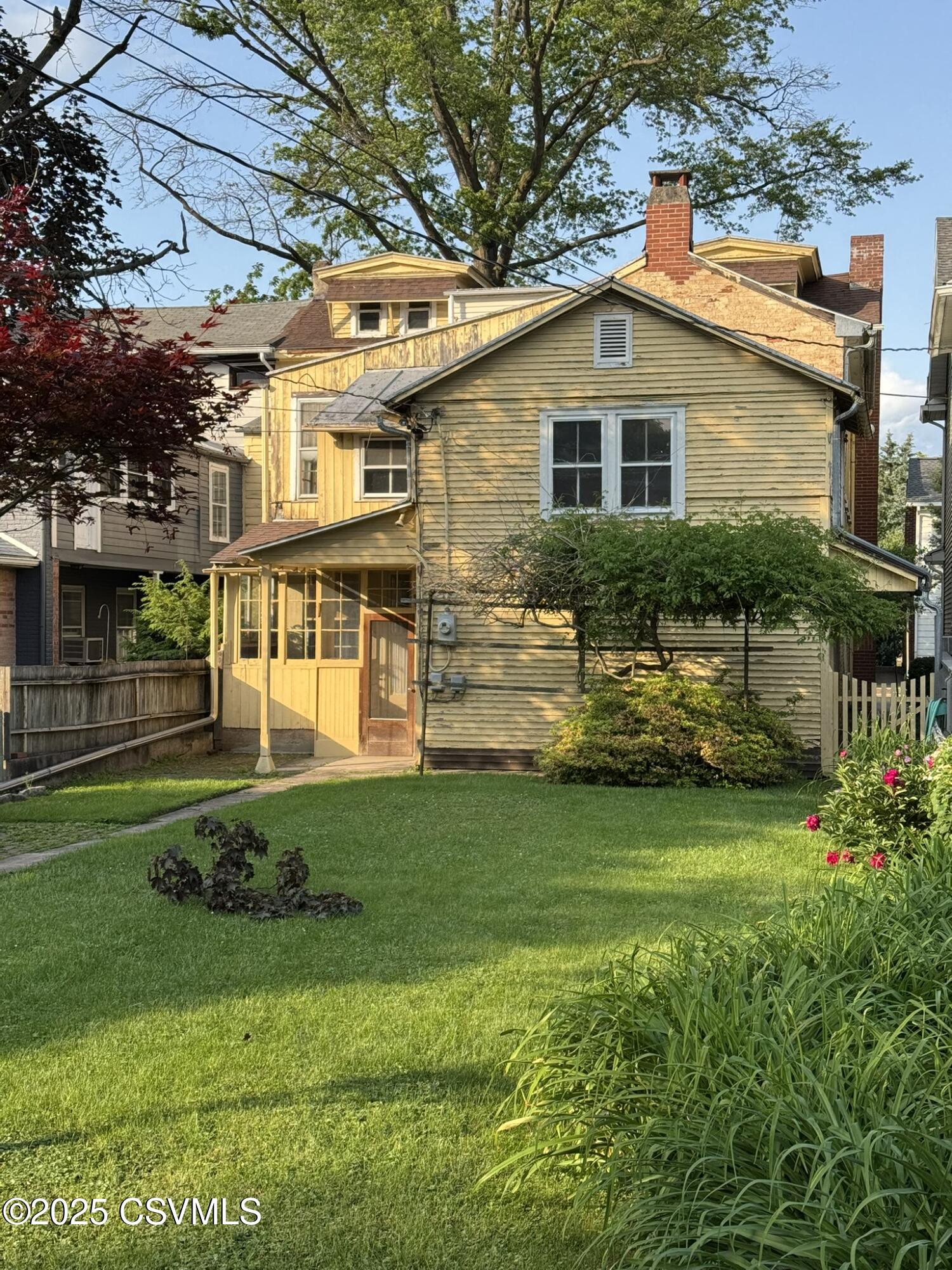 127 N 3RD Street