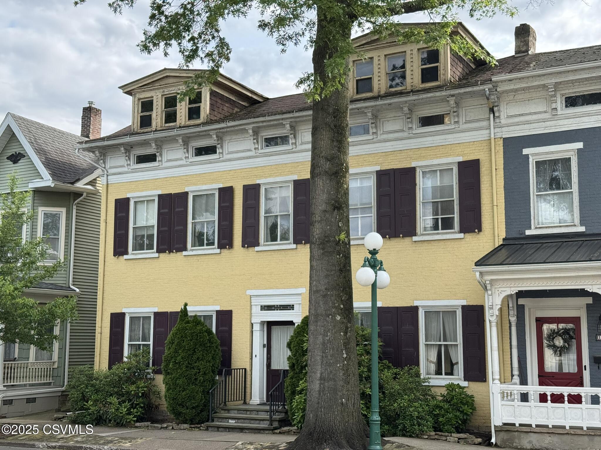 127 N 3RD Street