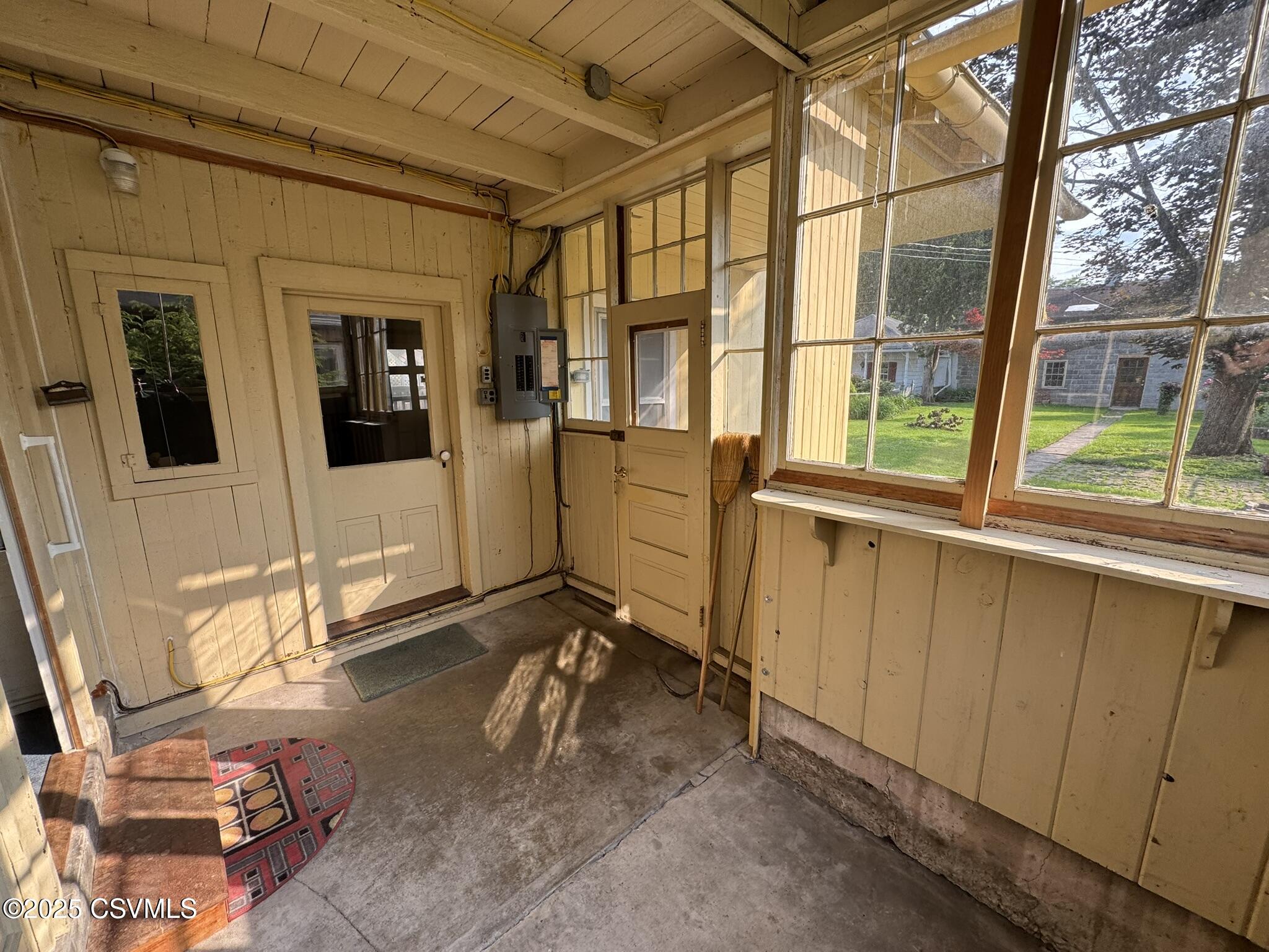 127 N 3RD Street