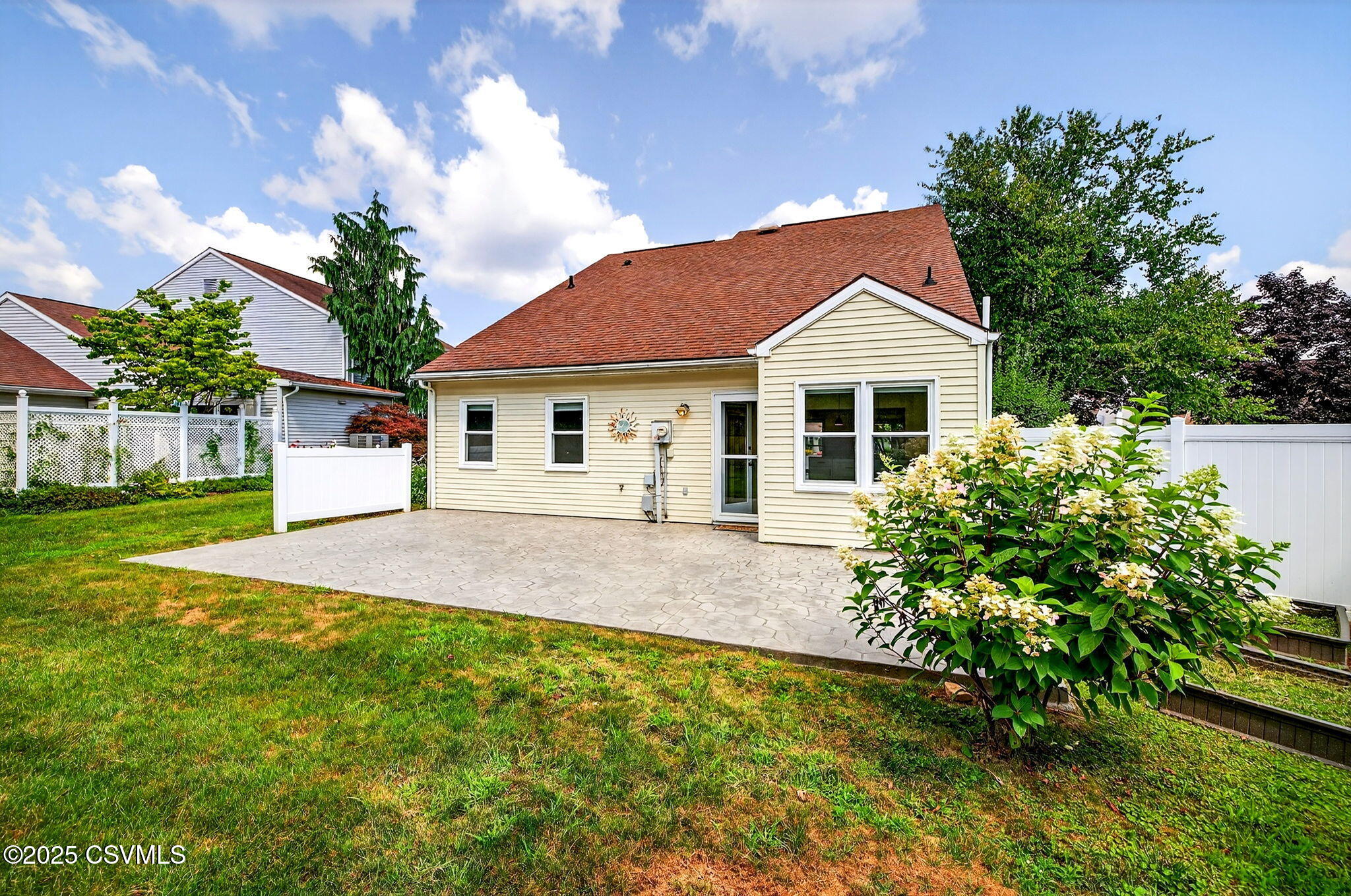209 BIRCHTREE Lane