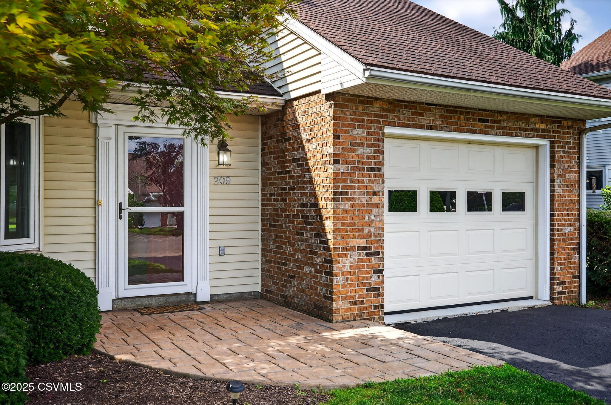 209 BIRCHTREE Lane