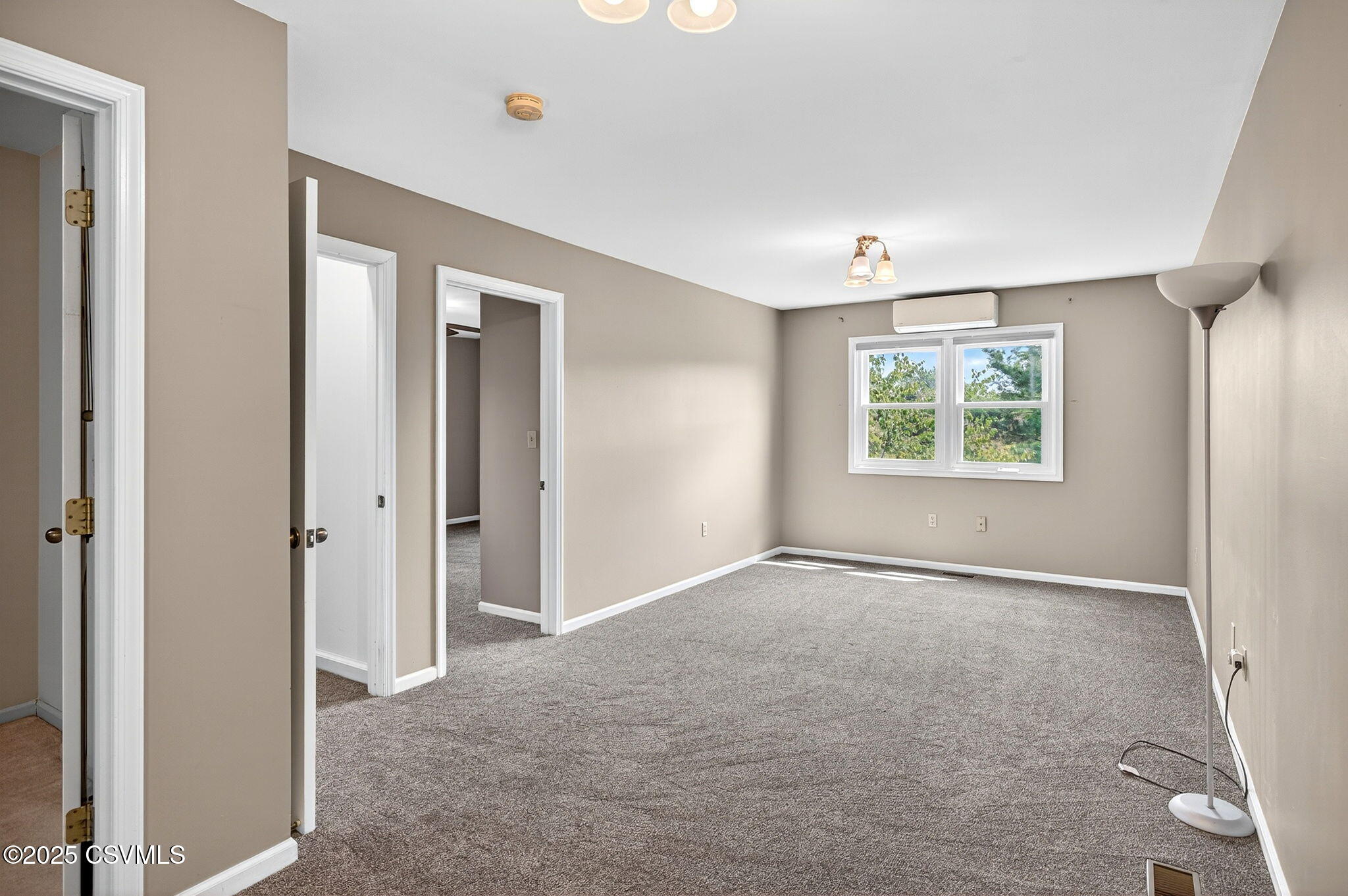209 BIRCHTREE Lane