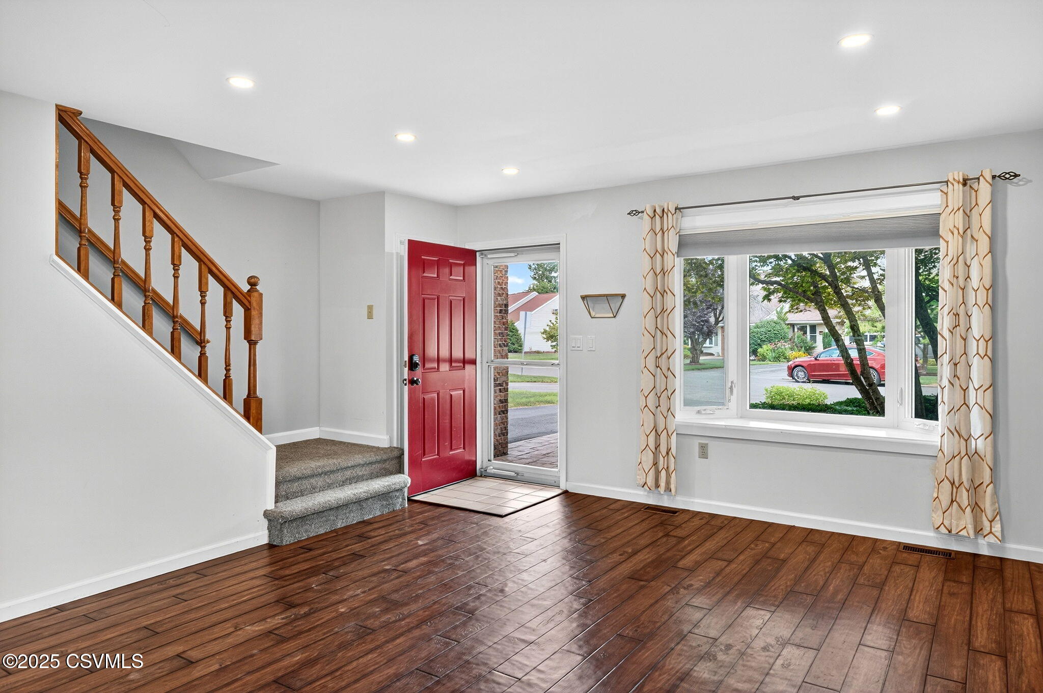 209 BIRCHTREE Lane