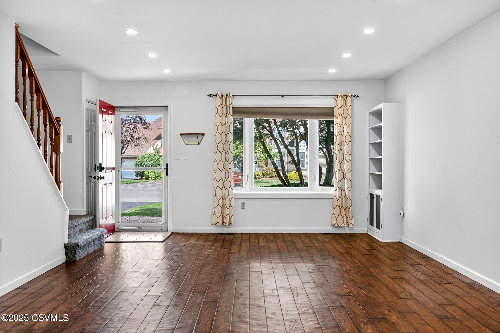209 BIRCHTREE Lane