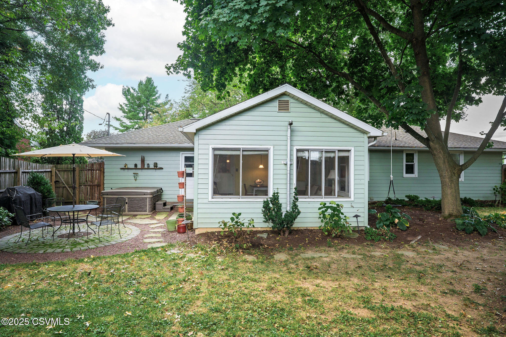 620 IKELER Street