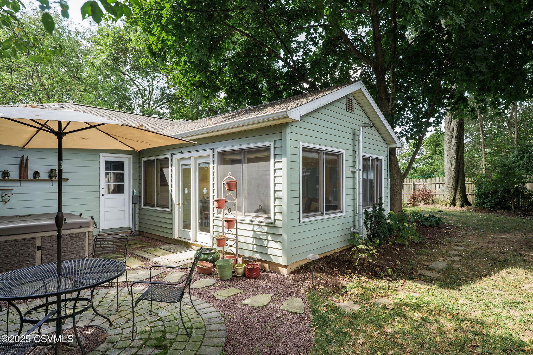 620 IKELER Street
