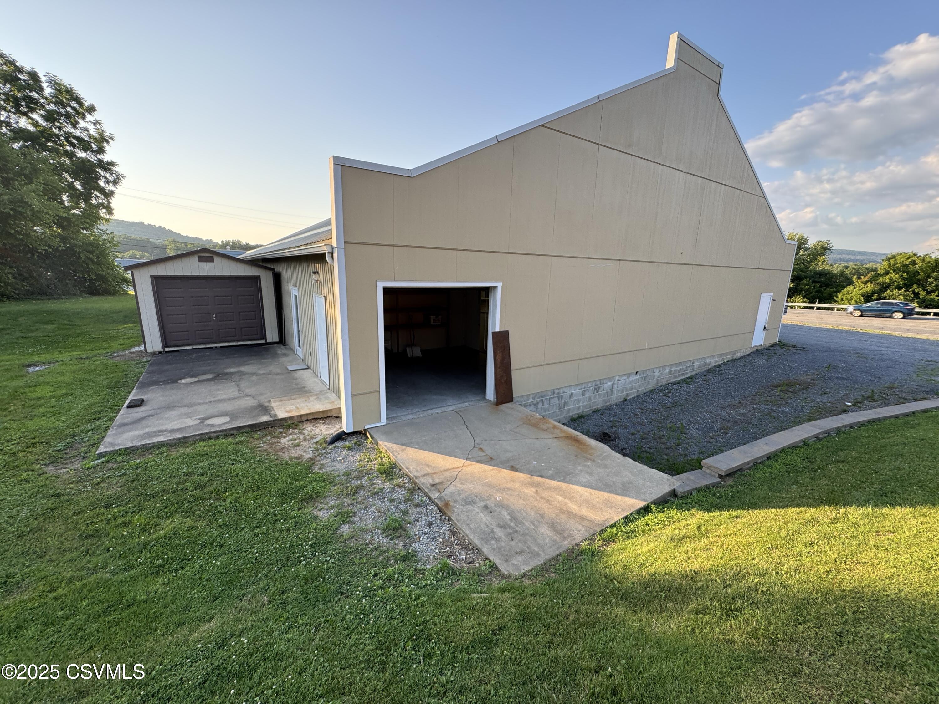 1689 WESTBRANCH Highway