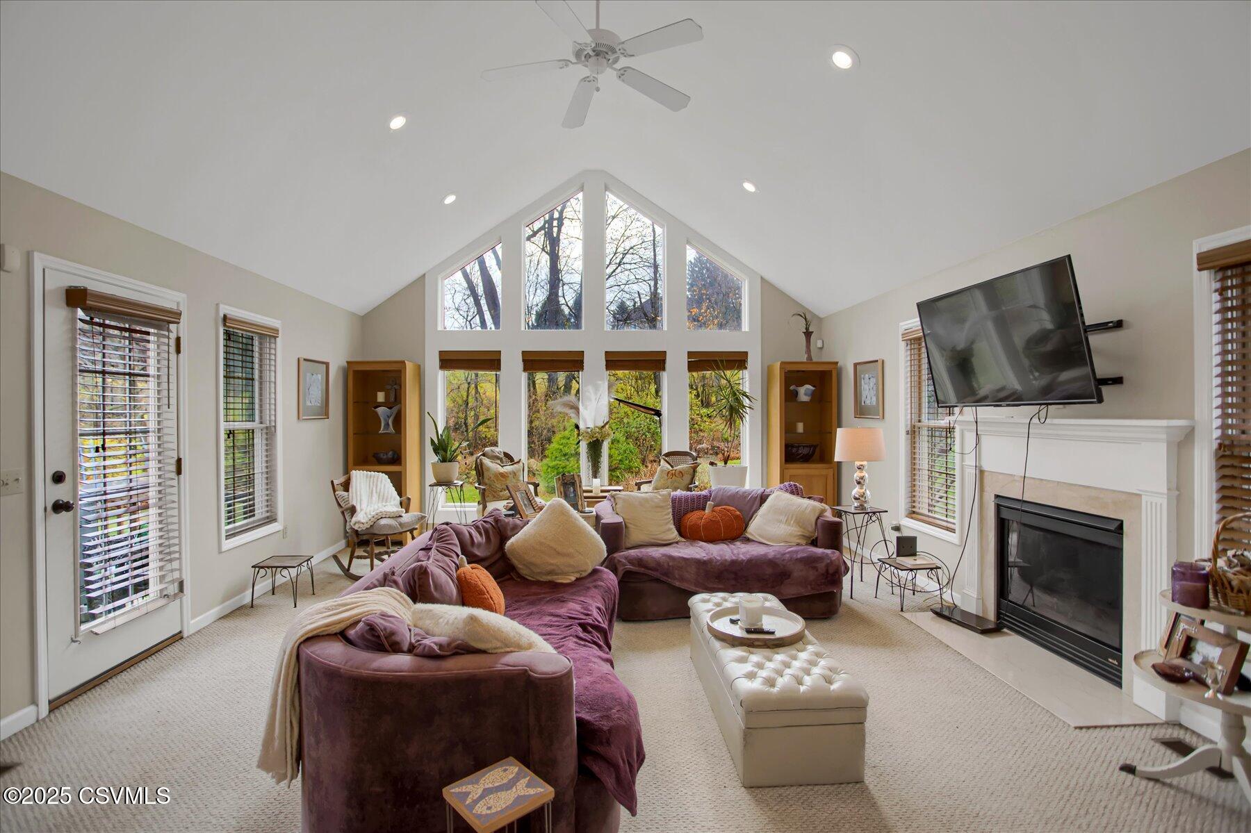 676 VILLA VISTA Avenue