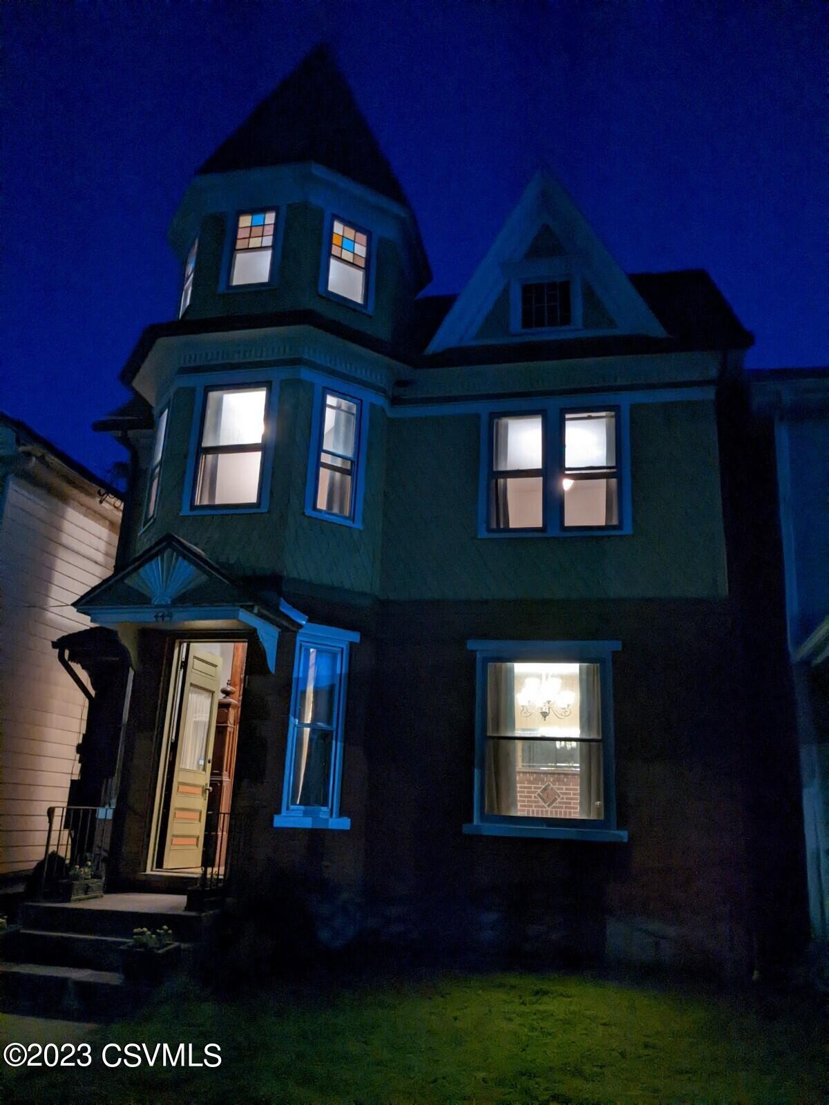 449 RACE Street