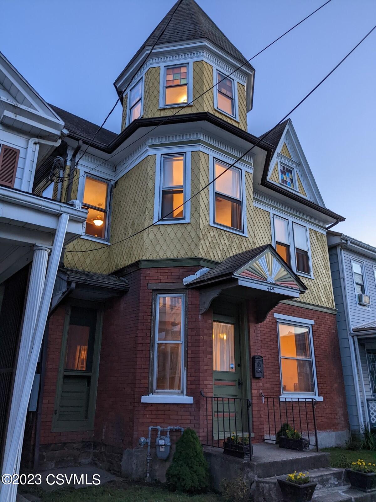 449 RACE Street