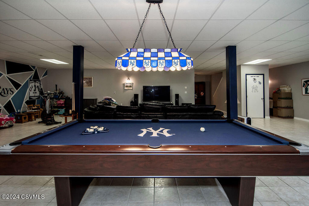 1096 STEIN Lane