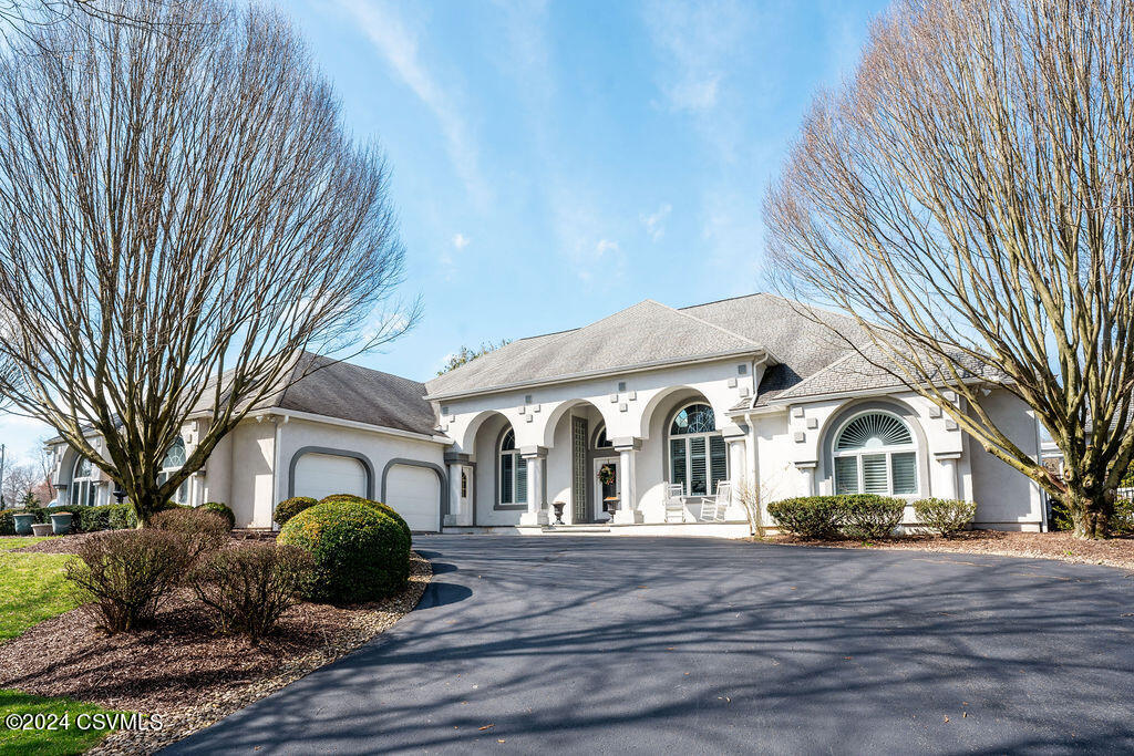 1096 STEIN Lane