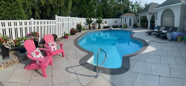 1096 STEIN Lane