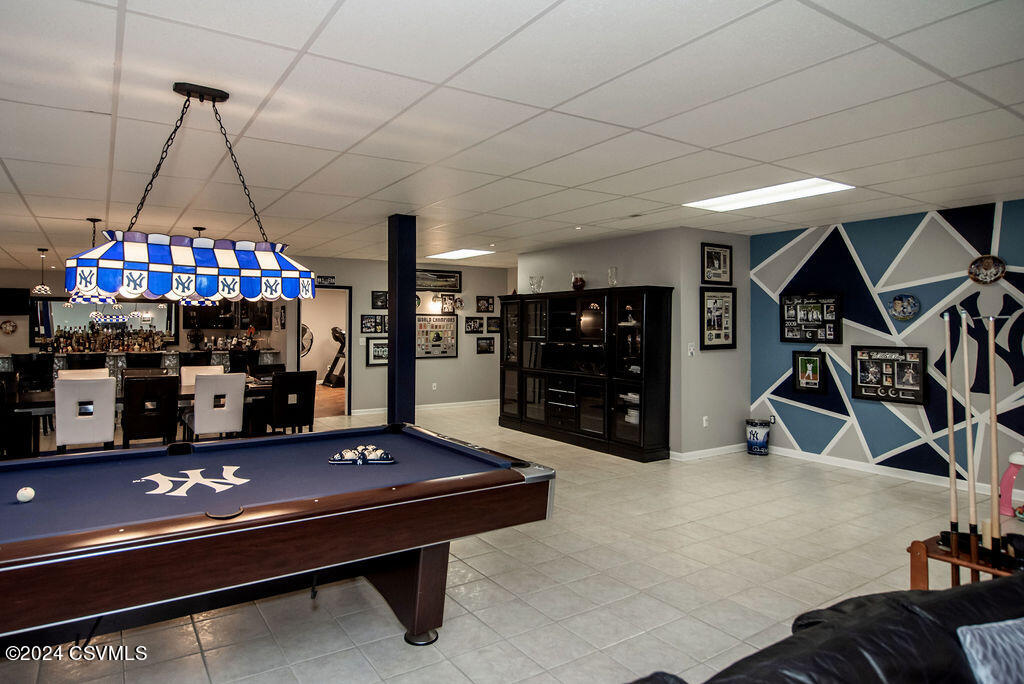 1096 STEIN Lane