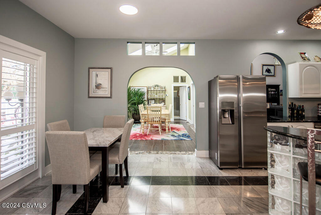 1096 STEIN Lane
