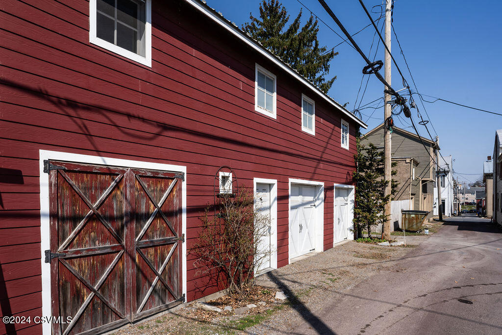 715 MARKET Street