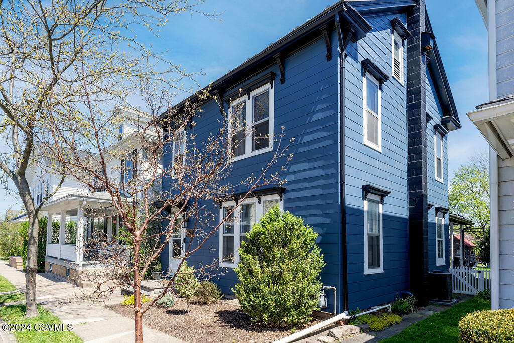 124 N FRONT Street