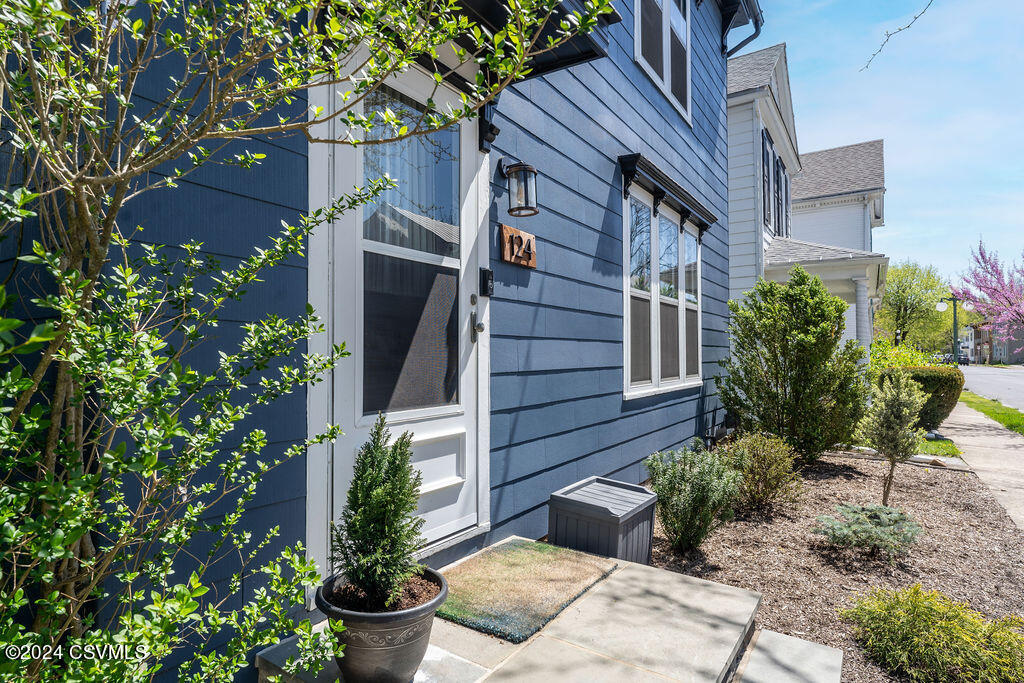 124 N FRONT Street