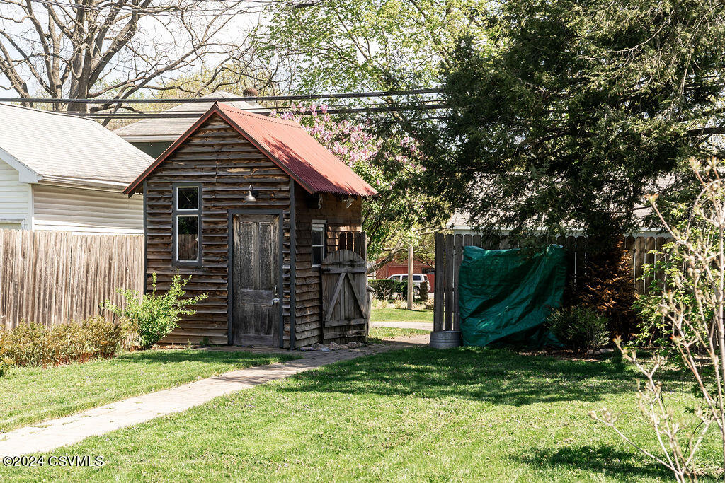 124 N FRONT Street