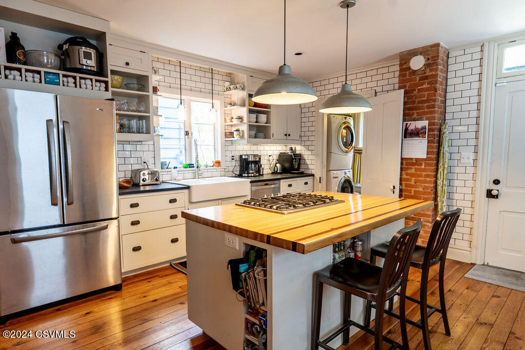 124 N FRONT Street