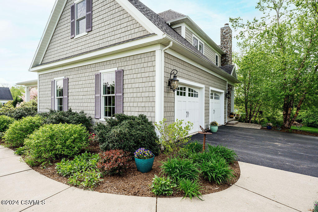 617 SPRINGHOUSE Drive