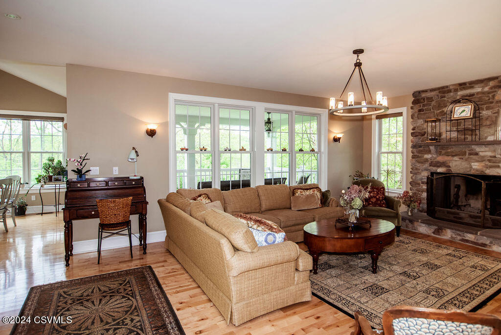 617 SPRINGHOUSE Drive