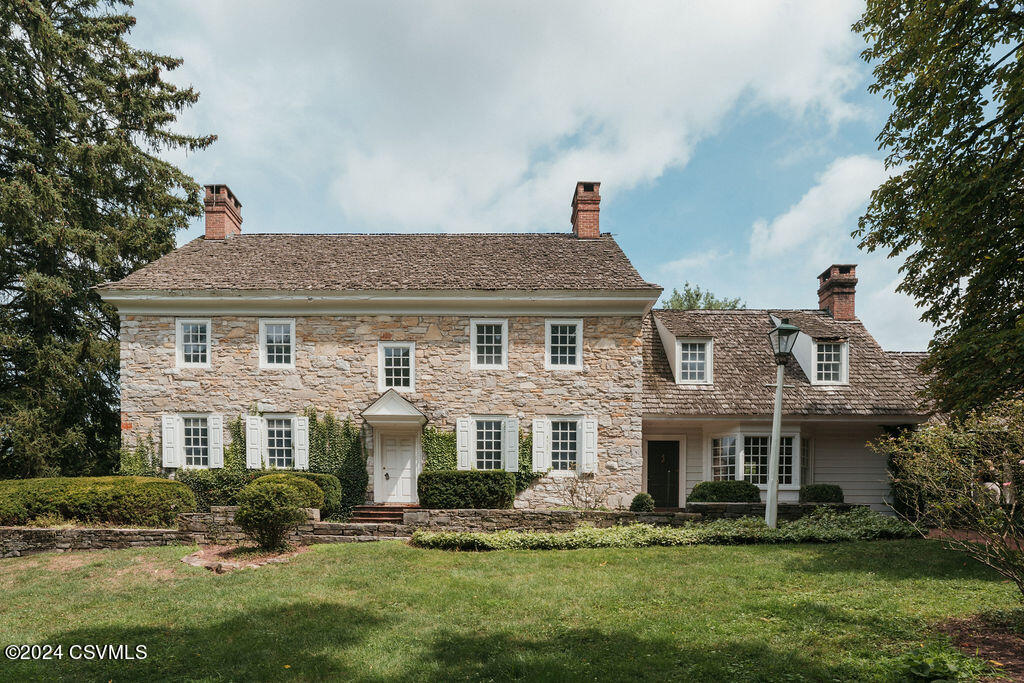 1115 ABBEY Lane