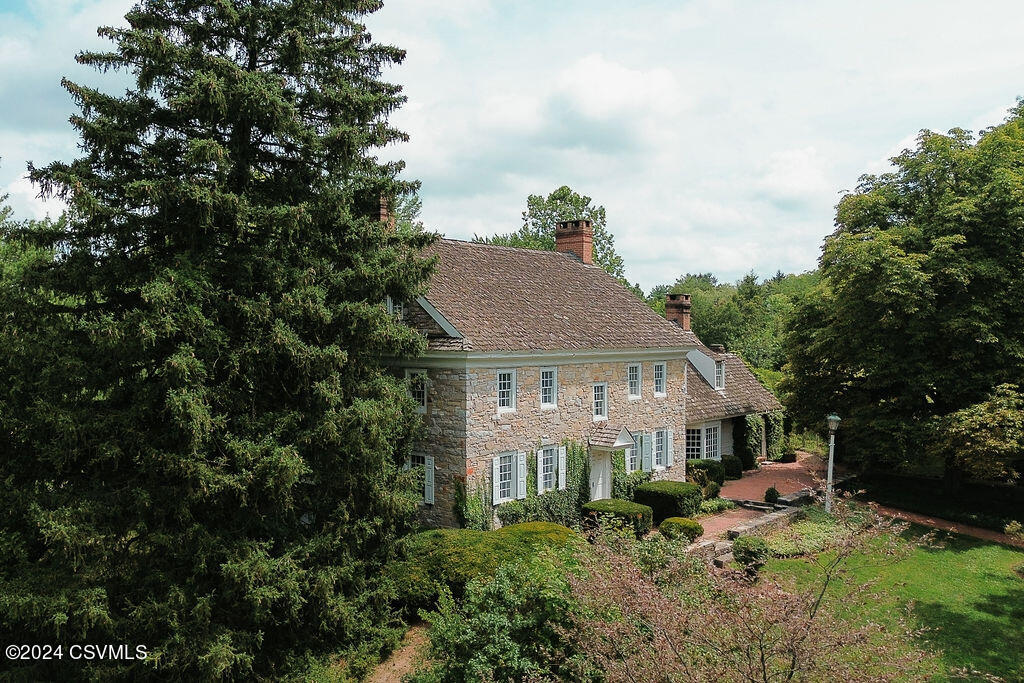 1115 ABBEY Lane