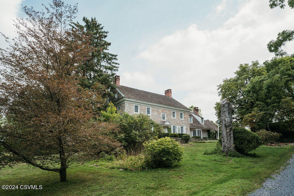 1115 ABBEY Lane