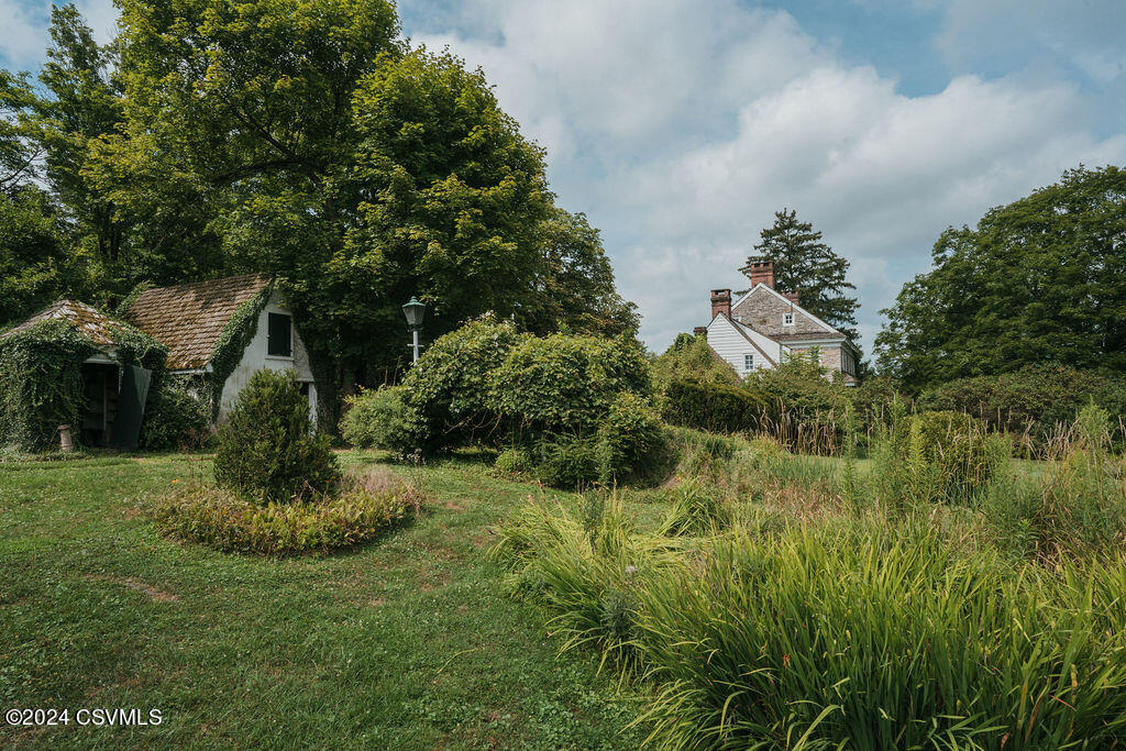 1115 ABBEY Lane