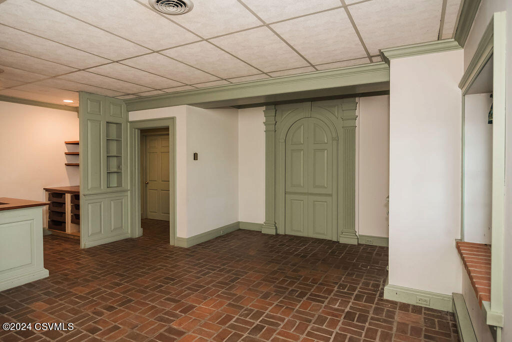 1115 ABBEY Lane