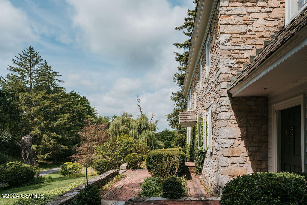 1115 ABBEY Lane