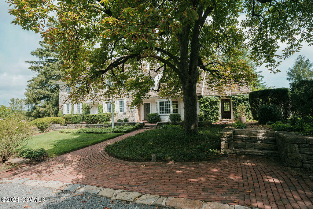 1115 ABBEY Lane