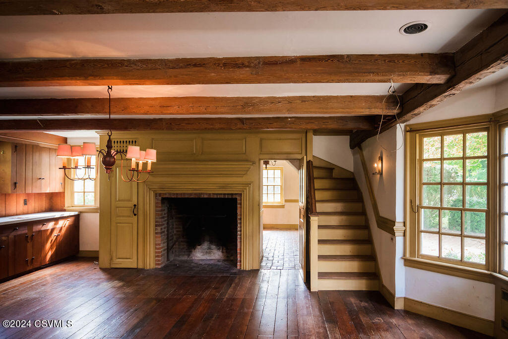 1115 ABBEY Lane