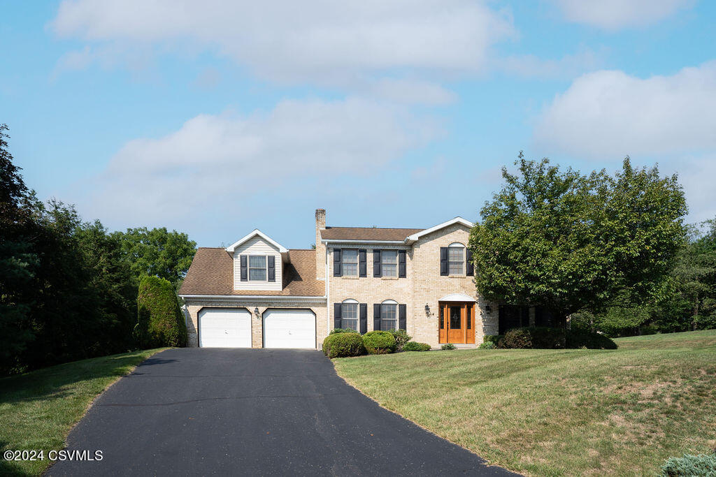 100 GOLFVIEW Drive