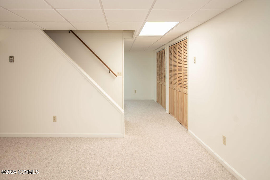 100 GOLFVIEW Drive