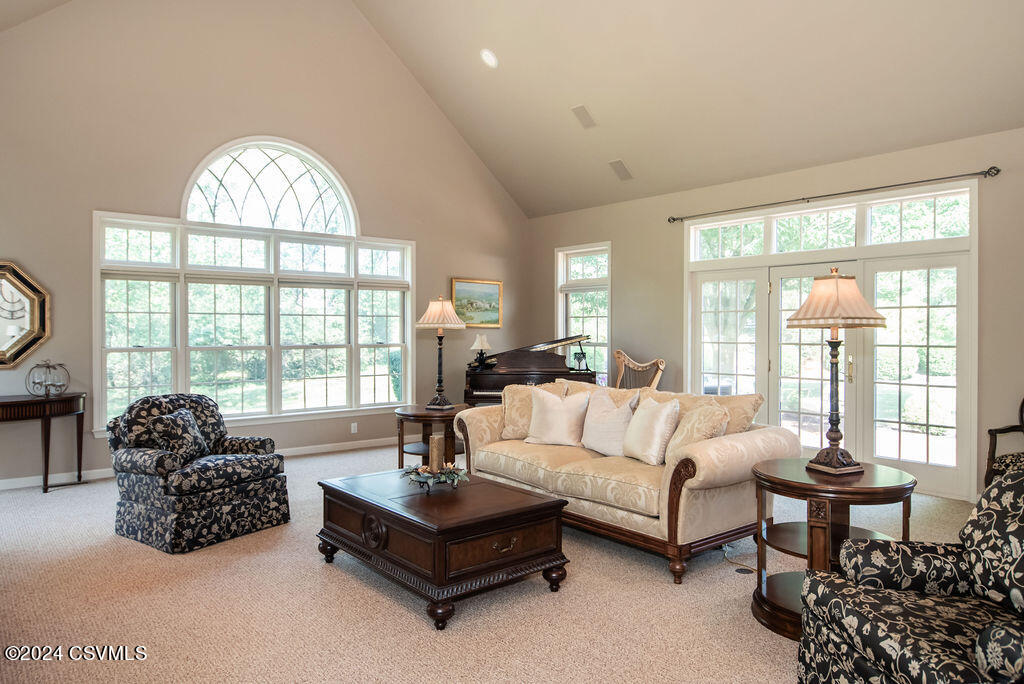 100 GOLFVIEW Drive